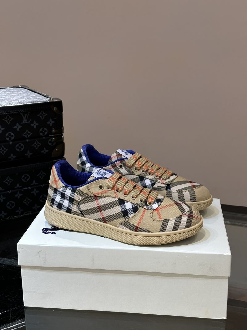 Burberry Low Shoes